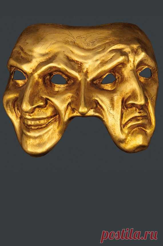 Venetian Mask | Melodrama Melodrama  Melodrama authentic venetian mask in papier mache. Handcrafted according to the original Venice carnival tradition. Manufactured in Venice by the famous venetian masters. Each item is provided with certificate of authenticity.