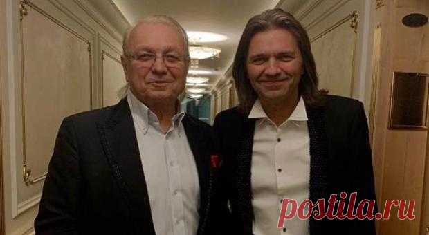 Семейное фото Маликовых: Дмитрий показал родителей и сестру в честь дня рождения отца