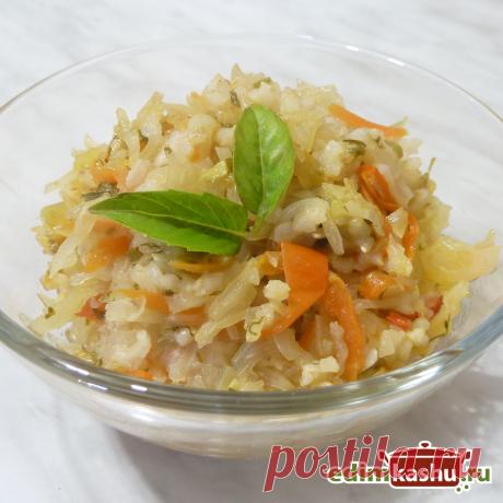 Капуста, тушеная с рисом - вкусное блюдо на каждый день. Подходит для постного и веганского/ вегетарианского меню.
