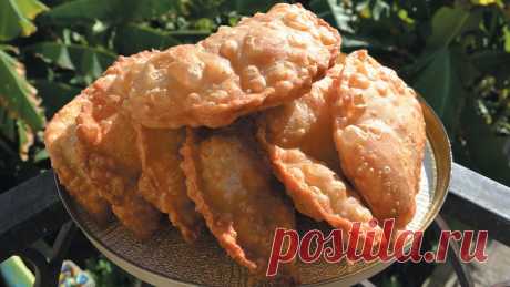 ЧЕБУРЕКИ ГОТОВЛЮ ТОЛЬКО ТАК❤️МНОГО СОКА И ХРУСТЯЩИЕ ЧЕБУРЕКИ ГОТОВЛЮ ТОЛЬКО ТАК❤️МНОГО СОКА И ХРУСТЯЩИЕ******************Ингредиенты:Мука.....-/+500 грСоль.....1 ч.лВода(крутой кипяток)....300 млМасло растител...