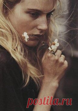 Чем больше человек имеет в себе, тем меньше требуется ему извне, тем меньше могут дать ему другие люди.

Артур Шопенгауэр