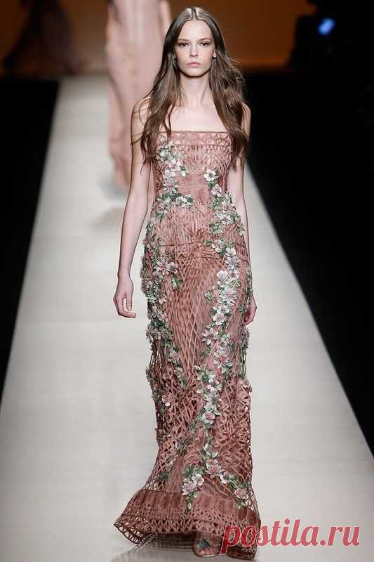 Designer: Alberta Ferretti