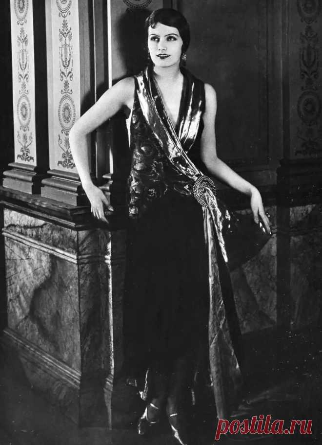 Грета Гарбо в роли Елены из фильма «Соблазнительница» 1926 года.