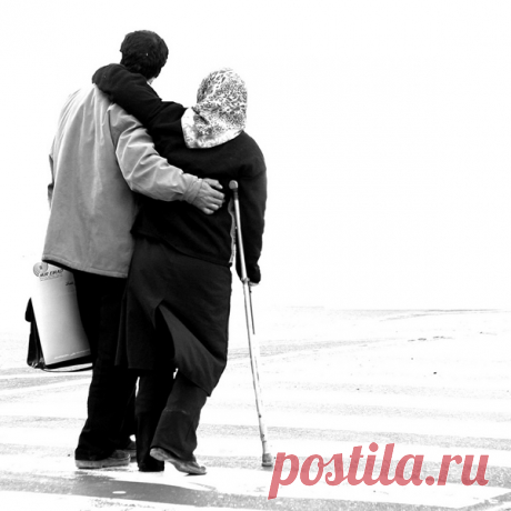 Помогайте другим! Акт истинной доброты не сопровождается каким-либо явно выраженным чувством — например радостью. В такие моменты имеет место полная самоотдача и забвение себя. Время останавливается. И мы счастливы...