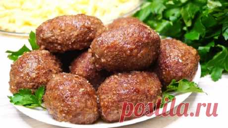 Вкусные мясные котлетки, как из детства: вспоминаем вместе Помните те вкусные мясные котлетки из детства, которые давали нам на обед в школе и садике? Этот вкус, скорее всего, помнят все.
Поэтому мы решили поделиться с вами рецептом этого аппетитного блюда. К…