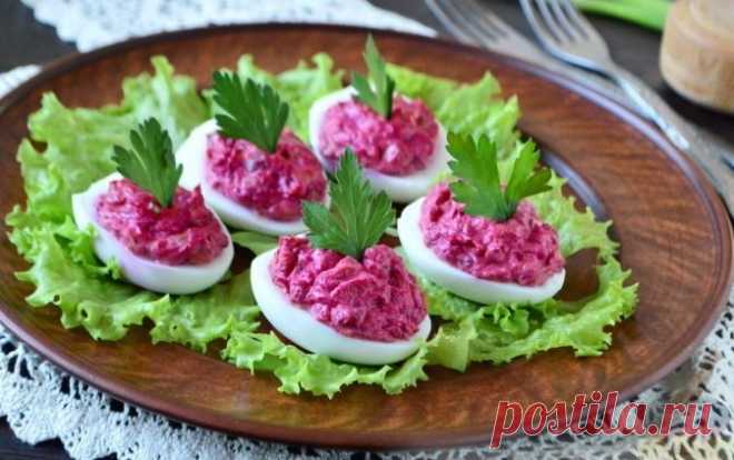 Яйца с сельдью: вкусная и сытная закуска для праздничного стола