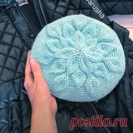 Как связать спицами берет с листьями