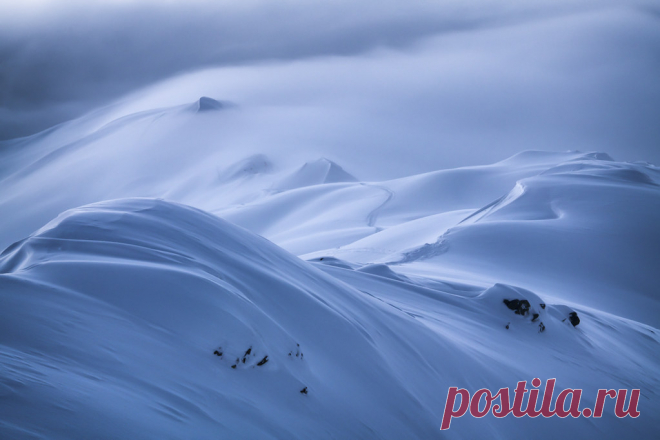 Davos , Switzerland by Oliver Kubitz After a day at work I decided to go for a snow shoe hike. It was really steep and the time was running out. So I got a little warm on my way up there and I didn't realise the temperatures. At the summit, when I stopped moving , the -15° Celsius and the wind Read More   lp-mag.com/8nyxi