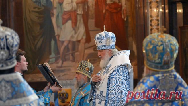 Патриарх Кирилл назвал дешевым балаганом сожжение христианских крестов в Косове. Патриарх Московский и всея Руси Кирилл назвал кощунством акцию косовских албанцев, которые сожгли христианские кресты во время фестиваля. Соответствующее послание предстоятеля РПЦ к патриарху Сербскому Порфирию опубликовано на сайте Отдела ...