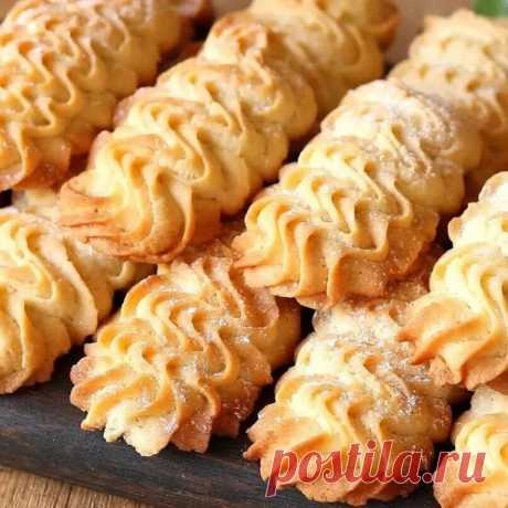 Самый простой рецепт печенья! Тает во рту! 
Самый простой рецепт печенья! При этом печенье получается красивым и очень вкусным! Нежное, рассыпчатое, тает во рту. Песочное печенье на майонезе. Вкусное сливочное, ароматное печенье Минутка! Быстро и просто! Проще не бывает!