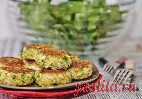 КОТЛЕТКИ ЯИЧНЫЕ - в Сковороде !!! **В миску: яйца 6шт -на тёрку, укроп и зел/лук, мук а 1ст/л, манка 2ст/л, сметана 1ст/л, соль. *Формуй, и на сковороду с 2-х сторон, до золотистой корочки. *Подача: горячими!