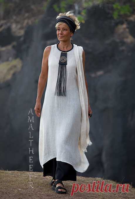 Longue tunique Lili en voile de lin couleur naturelle sur pantalon large évaséen beau lin noir -:- AMALTHEE CREATIONS -:-