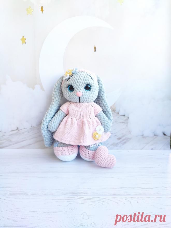 Купить вязаная зайка ручной работы у мастера без наценок | DIY Рукоделие - Рукоделие
ЗАЙКА В ПЛАТЬЕ. 

Платье, пинеточки, ободочек, всё снимается. Платье сзади застёгивается на пуговичках. 

Пряжа гипоаллергенная. 

Наполнитель холлофайбер. 

Глазки и носик на безопасном креплении. 



Назначение товара
Мягкая игрушка для детей
Уход за товаром
Стирка в тёплой воде, одежда отдельно от игрушки. Сушить на ровной поверхности, не подвешивая.