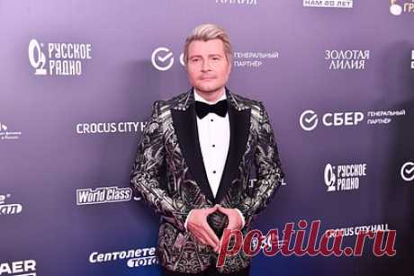 Николай Басков рассказал о предложениях денег за секс. Народный артист России Николай Басков рассказал, как ему предлагали деньги за секс. Певец вспомнил историю, когда его преследовала обеспеченная поклонница, мечтавшая родить от него ребенка. Он также отметил, что ему неоднократно делали непристойные предложения. «Сейчас только намекают, пишут», — добавил он.
