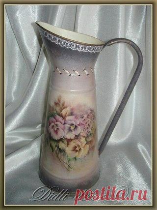 Не нужно много наворотов что бы получить изящную и красивую работу... 
Кувшин 