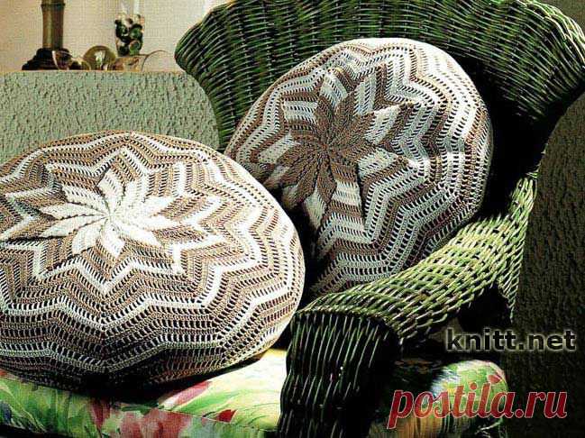 Вязаные подушки с узором "Колеса ветряной мельницы"