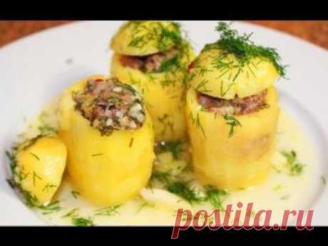 Вкусную картошку по-карачаевски подают в горячем виде: получается очень красивое и сытное блюдо.
