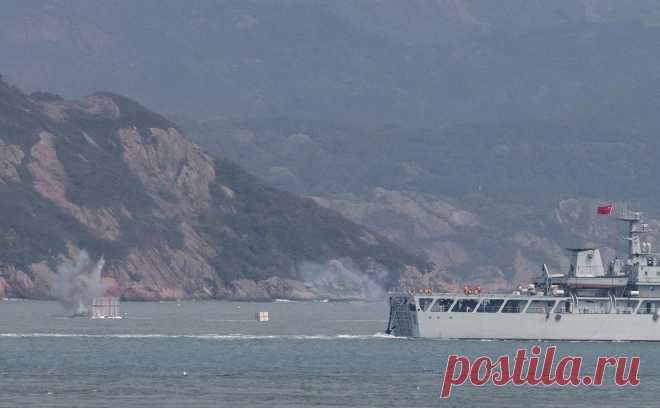 Китай начал учения рядом с Тайванем для «предостережения сепаратистам». Президент Тайваня встретилась с лидером республиканцев в палате представителей США, после чего китайская армия начала учения для демонстрации готовности «защитить территориальную целостность». Тайбэй счел, что Пекин нашел предлог