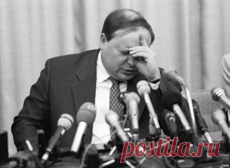 «Шоковая терапия» Гайдара: почему Россия оказалась на краю пропасти