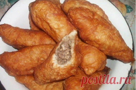 Пирожки с мясом «ТЕ САМЫЕ, СОВЕТСКИЕ» + секрет сочной начинки Те, кто застал времена СССР, конечно, помнит вкус пирожков, которые продавались в любой точке советского общепита. С повидлом, капустой, картошкой и самые вкусные – с мясом, вкус этих пирожков заставит ностальгировать даже тех, кто не хочет вспоминать былые годы