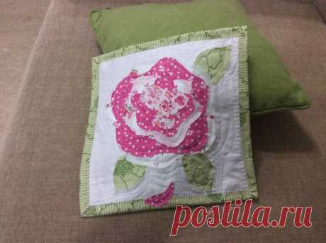 A Quilted French Rose …    I have been gathering some Kaffe Fasset fabrics and scrolling Pinterest and the Internet  for a suitable pattern to showcase the gorgeousness. And then, a few weeks a beautiful qu…