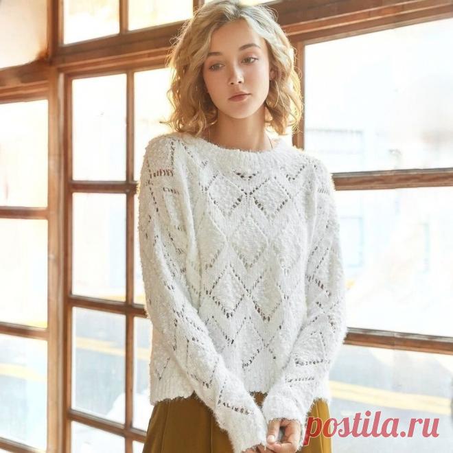 Ажурный джемпер из фасонной пряжи с эффектом букле. Схема узора Используя фасонную пряжу для вязания плечевых изделий, открывается широкий простор для творчества и самовыражения. С фактурной пряжей даже самый простой дизайн изделия смотрится выигрышно и эффектно.