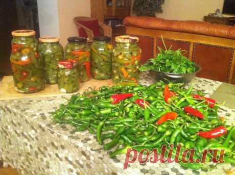 Острый перец в сладком маринаде
