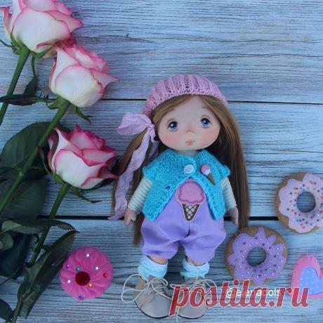 Публикация КУКЛЫ РУЧНОЙ РАБОТЫ. Я-Лена в Instagram • Фев 17 2017 в 9:17 UTC 128 отметок «Нравится», 7 комментариев — КУКЛЫ РУЧНОЙ РАБОТЫ. Я-Лена (@elenadolls) в Instagram: «Девочка готова и ищет маму. Рост 24 см. Сидит, стоит с опорой. Волосики можно расчесывать. Одежда…»