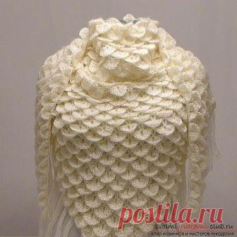 Необычный узор, похожий на чешуйки рыб. 

Применяется в вязании жакетов, свитеров, кардиганов, шапок и как отделка вязаных изделий. А также прекрасно подходит для вязания сумок.

 Набираем 39 + 2 кромочные петли.
 1 ряд: изнаночные петли;
 2 ряд: вяжем попеременно 1 накид, 1 лицевая петля. Повторяем до конца ряда;
 3 ряд: провязываем лицевыми петлями, накиды сбрасываем;
 4 ряд: повторяем от * и до*. Провязываем * 7 петель вместе изнаночной ; из одной петли вывязываем 7 пет...