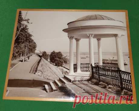 Беседка - ротонда на набережной Волги в г. Ярославль. 60 годы 20 века. СССР. Фотопанно. Утраты : трещины образованные в результате старения защитного покрытия. 
Размер : 300 х 240 х 10 мм. 

Цена : 500 руб. 

Купить сейчас : 

#Беседка #ротонда #беседкананабережной #беседкауВолгивЯрославле #1960год #20 века #СССР #Фотопанно