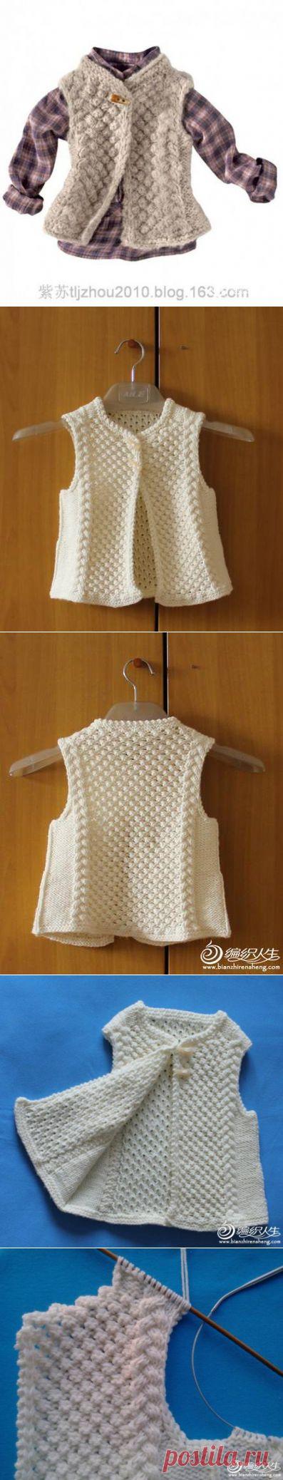 Теплый жилетик спицами
