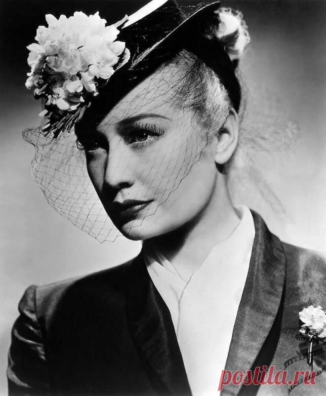 Мириам Хопкинс, 18 октября, 1902
 • 9 октября 1972