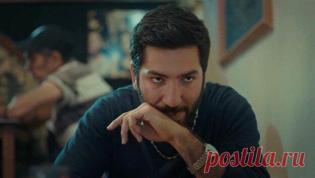 Месть Дженгиза Неджми за растоптанную честь. Моя мама
Дженгиз узнав, что Шуле была с бизнесменом Неджми , решил что Хасан не его сын. Дженгиз жаждал мести за свою растоптанную честь и искал встречи с бизнесменом. Предлагаем посмотреть короткий... Read more »
Читай дальше на сайте. Жми подробнее ➡