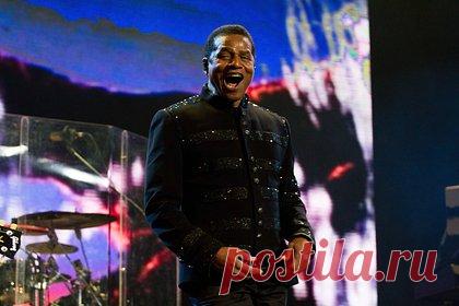 Брата Майкла Джексона обвинили в изнасиловании. Брата американского поп-исполнителя Майкла Джексона, певца Джермейна Джексона обвинили в изнасиловании. Женщина по имени Рита Барретт рассказала, что в 1988 году артист вломился в ее дом и подверг ее сексуальному насилию. По словам предполагаемой жертвы, в тот момент она боялась за свою жизнь.