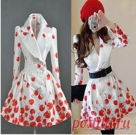 Весенний женский плащ Вишневый сад