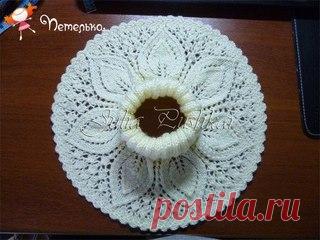 Манишка с узором с листьями

Набираем на спицы меньшего размера итальянским набором 92 петли.
В пятом ряду замыкаем петли в кольцо и вяжем на чулочных спицах 10-11 см резинкой 2*2.
Далее один ряд провязываем лицевыми петлями,
Показать полностью…