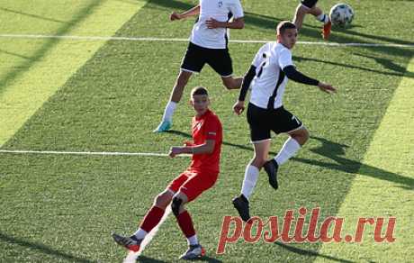 Большинство членов УЕФА одобрили проведение матчей сборных России U17 на нейтральных полях. Ранее сообщалось, что президент Греческой федерации футбола Христосомос Гагацис предложил вернуть молодежные и юношеские сборные России на международные соревнования