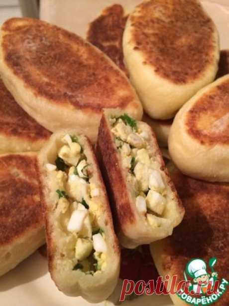 Жареные творожные пирожки с луком и яйцом - кулинарный рецепт