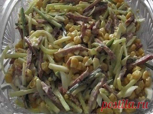 10 ПРОДУКТОВ, КОТОРЫЕ НЕЛЬЗЯ КЛАСТЬ В МИКРОВОЛНОВУЮ ПЕЧЬ!: CАЛАТ 