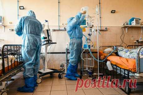 На Украине зафиксировали самую опасную мутацию коронавируса. На Украине впервые зафиксировали случаи заражения мутацией «дельта»-штамма коронавируса AY.4.2. Секретарь СНБО Алексей Данилов уточнил, что заболевания самой опасной мутацией COVID-19 обнаружили в Киеве, Тернополе и Львове. Он также указал, что страна входит в пик заболеваемости вирусом.