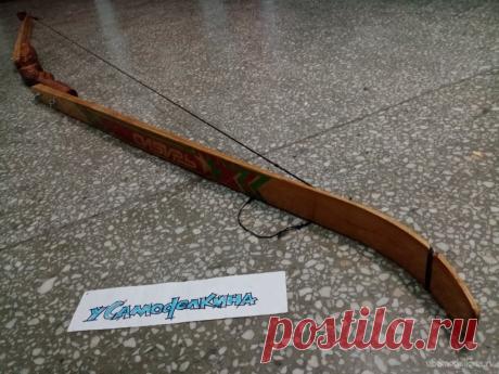 Изготовление лука из беговых лыж Многие решения часто приходят совершенно случайно. Однажды, не торопясь прогулочным шагом, следую на работу, обнаружил выброшенные лыжи. Совершенно машинально, подобрал и осмотрел. Целые, с креплениями. Принес в моделку. Куда использовать еще не решил. Лето на дворе. Такие вот выходные данные