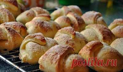Поварешки: РОГАЛИКИ С ЯБЛОЧНОЙ НАЧИНКОЙ