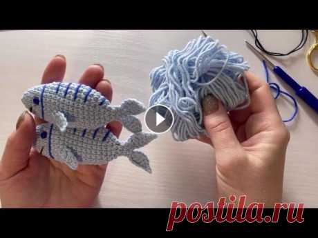 Бесплатный мастер- класс. Рыбка крючком. Free MK Crochet pattern fish Рыбка крючком бесплатный мастер-класс 00:55 начинаем вязание 09:55 вяжем первый плавник 11:46 вяжем второй плавник 21:39 конец тела 22:39 вяжем хвости...