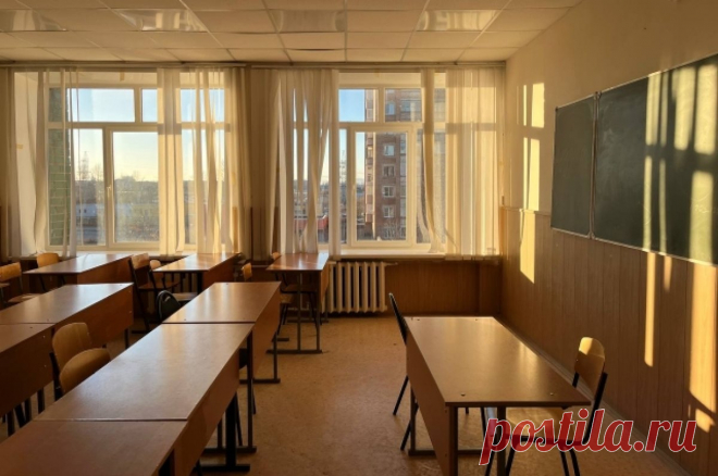 Москва выполняет поручения президента в части капремонта школ и детсадов. Всего в столице планируется обновить 500 школьных зданий за пять лет.