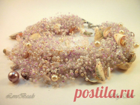 Бисероплетение. Воздушное колье. Бисер, жемчужные бусины, леска. Автор Ольга Ширяева