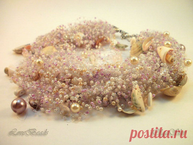 Бисероплетение. Воздушное колье. Бисер, жемчужные бусины, леска. Автор Ольга Ширяева