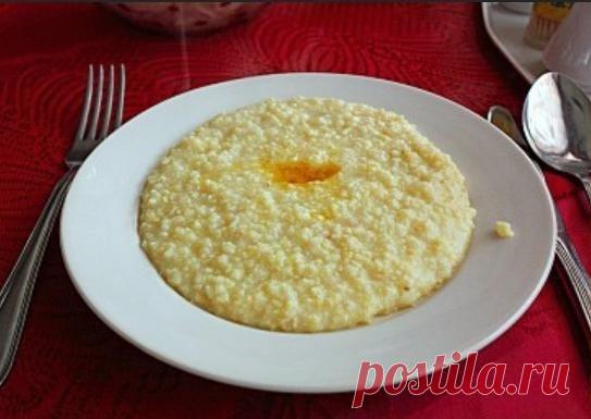 Кашка по бабушкину рецепту

=
Рис - 0,5 стакана
Молоко - 1000 мл
Масло сливочное - 2 ст.л
Крупа пшенная - 0.5 стакана
Сахар - 2,5 ст.л
Соль - 0,25 ч.л
=Рис и пшено тщательно промыть. Довести до кипения молоко, всыпать пшено и рис, посолить, добавить сахар, варить в течение получаса, периодически помешивая.

В конце приготовления добавить сливочное масло и перемешать.