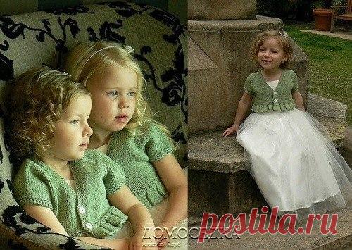 КАК СВЯЗАТЬ
Стильное болеро для девочки: 9 резмеров!

Маленькое летнее вязаное болеро для девочки со спущенным рукавчиком и оборкой по нижнему краю, выполнено сверху вниз одним полотном. Простая, но стильная модель станет хорошим дополнением к нарядному платью (перевод с английского языка).
Показать полностью…