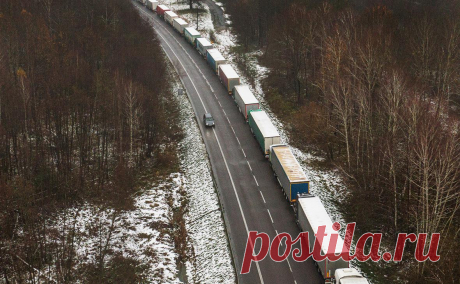 Пробка на границе Польши и Украины растянулась на 53 километра. В направлении украинского пункта пропуска «Рава-Русская» со стороны Польши не пропускают грузовики с топливом и автогазом.