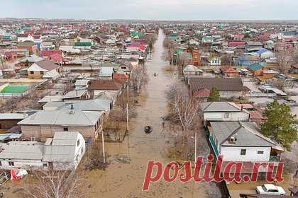 В Орске все школы перевели на дистанционное обучение. В подтопленном городе Орске Оренбургской области из-за паводка все школы перевели на дистанционное обучение. Ранее в пострадавшем от паводка городе сообщалось о проверке цен на продукты первой необходимости. Отмечалось, что обоснованность стоимости товаров будет проверена после появления публикаций в СМИ о ситуации.